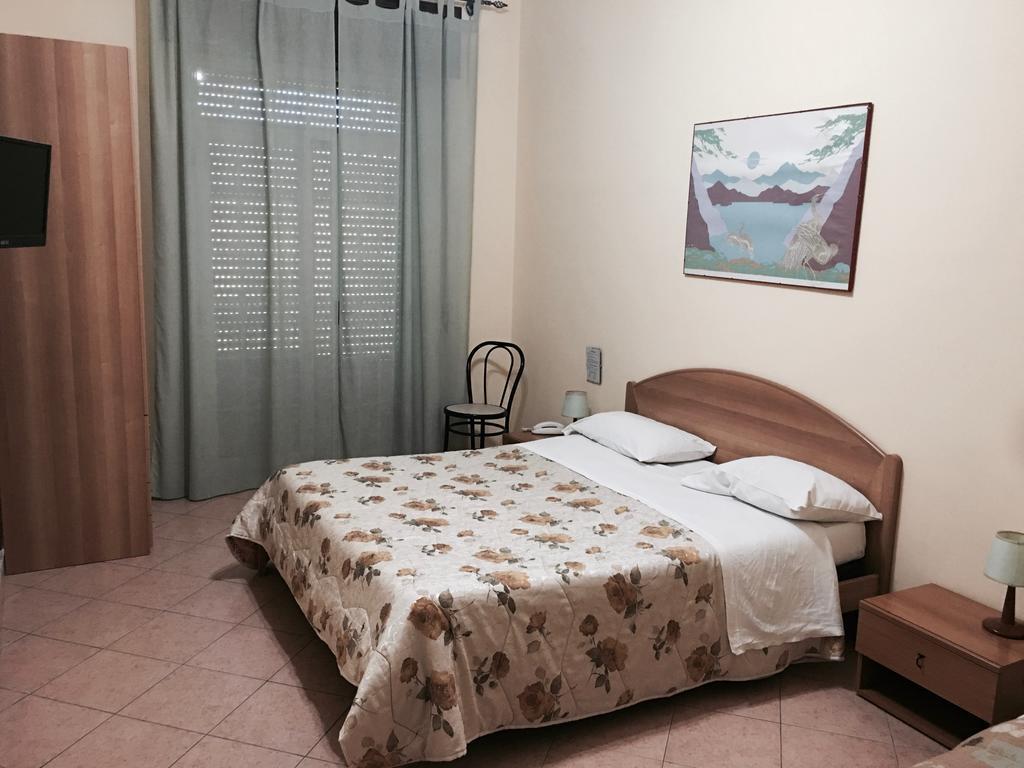 Hotel Del Lago Telese Екстериор снимка